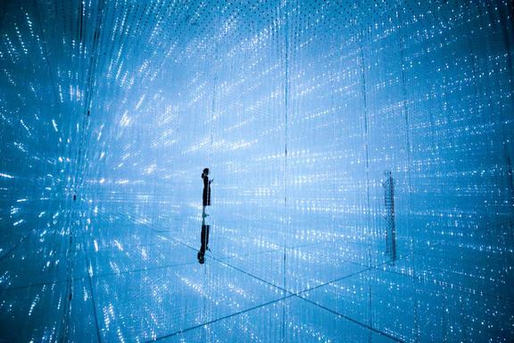 teamLab Planets — arte digital imersiva